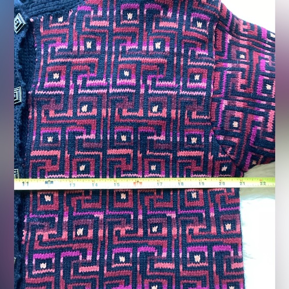 Vintage 1980’s Icelandic Cardigan. B9 - Picture 13 of 16
